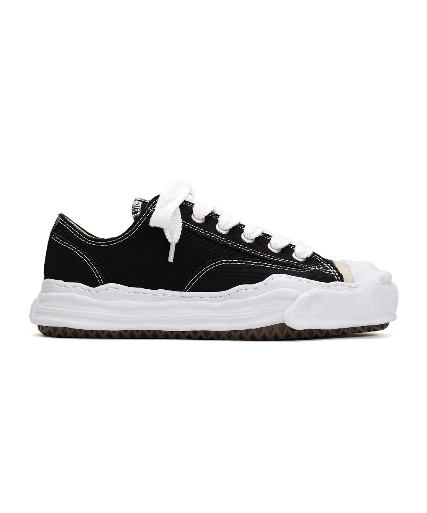 "Aeson Low Top" Sneaker