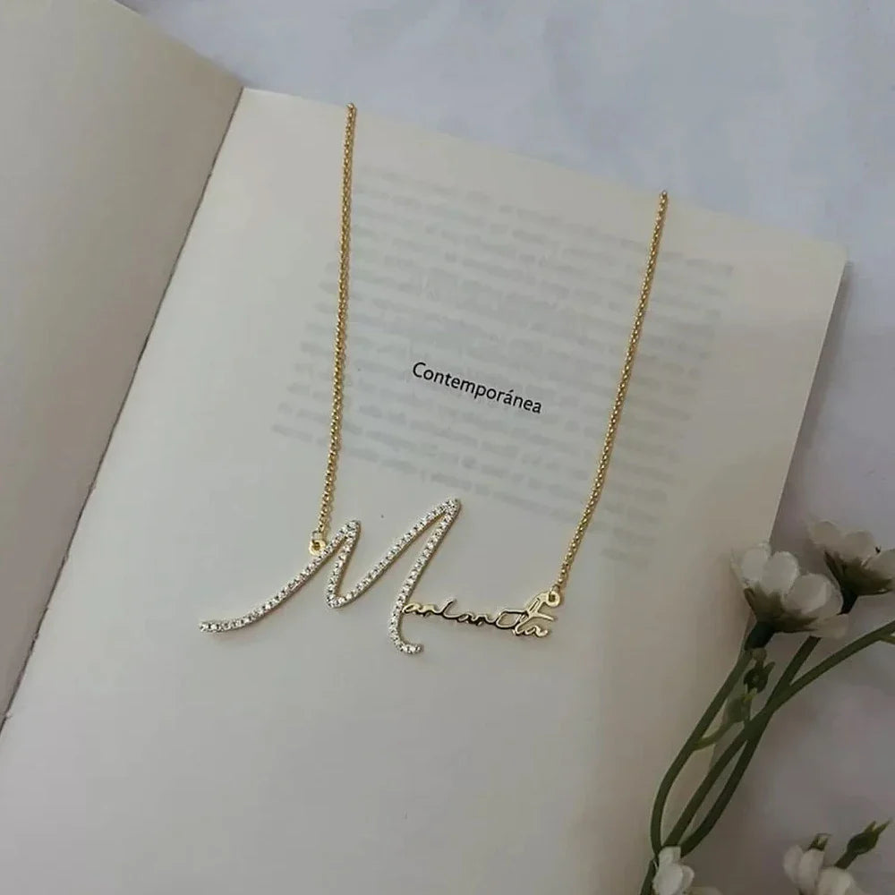 Lettres Lumière – Personalisierte Namenskette mit Zirkonia-Initiale