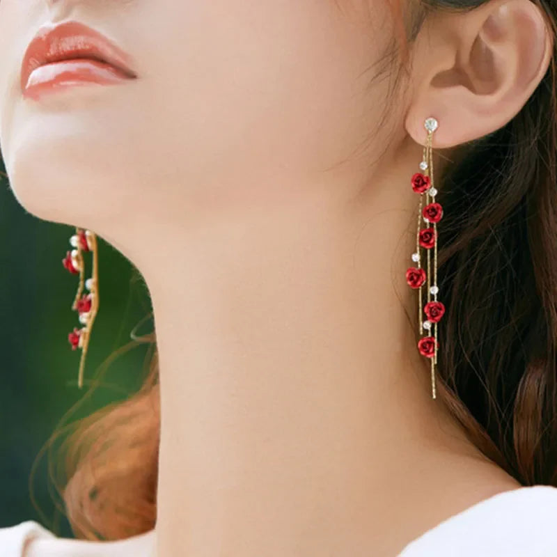 Rose d’Amour – Statement-Ohrringe mit Blüten & Glanz
