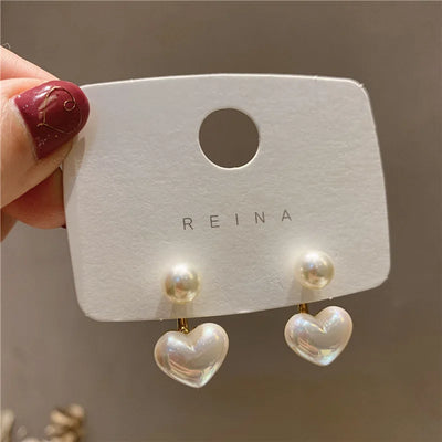 Butterfly Grace – Ohrring mit Zirkonia & Kettendetail
