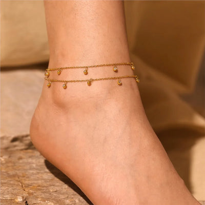 Golden Drape – Vergoldete Fußkette mit Zirkonia