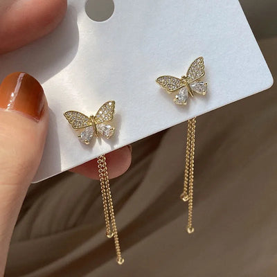 Butterfly Charm – Ohrringe mit Zirkonia & Kettendetails