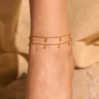 Golden Drape – Vergoldete Fußkette mit Zirkonia