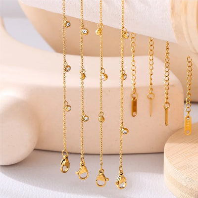 Golden Drape – Vergoldete Fußkette mit Zirkonia