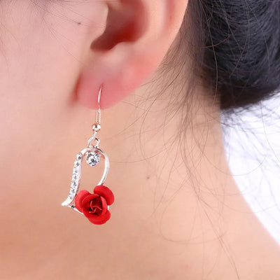 Rose d’Amour – Statement-Ohrringe mit Blüten & Glanz