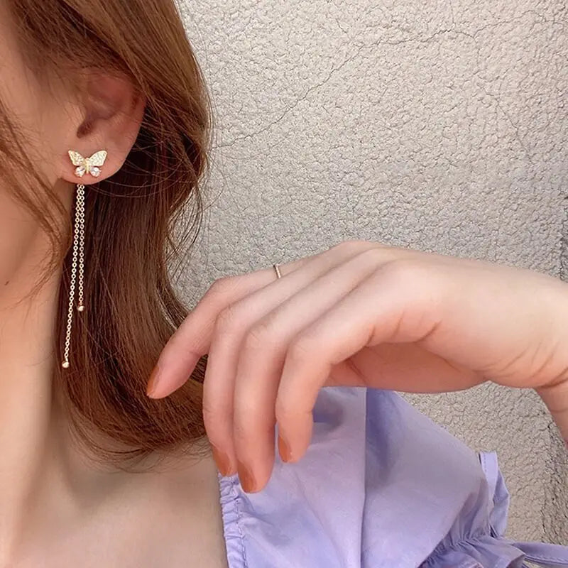 Butterfly Charm – Ohrringe mit Zirkonia & Kettendetails