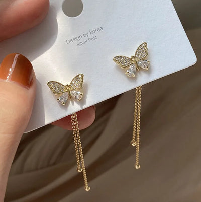 Butterfly Grace – Ohrring mit Zirkonia & Kettendetail